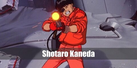  Shotaro Kaneda’s costume is a special Shotaro Kaneda red leather jacket, red leather pants, red boots, a pair of red motorcycle gloves, and retro motocross goggles.