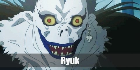 Ryuk’s costume is an all-black ensemble complete with black feathers and white skin.  