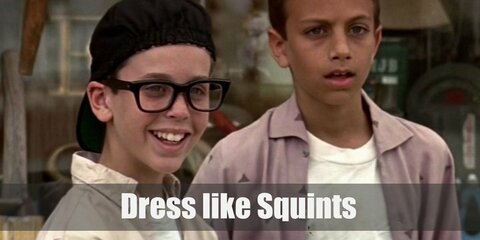 Squints’ own looks are very simple and casual; he mostly wears jeans, sneakers, and t-shirts.